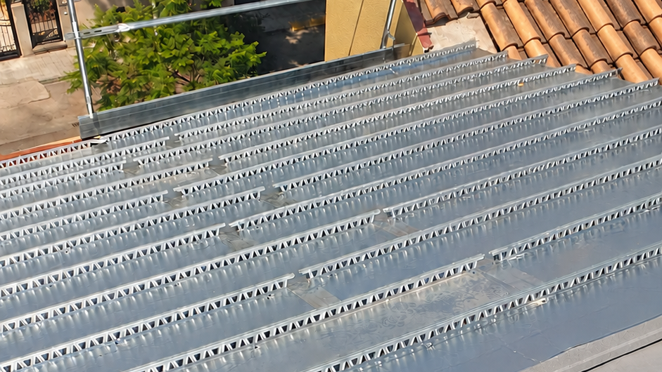 Panel aislante para cubierta ventilada con rastrel PORONTEK MAX AIR